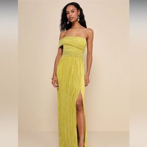 Lulus Poised Performance Plisse One-shoulder maxi dress in Chartreuse